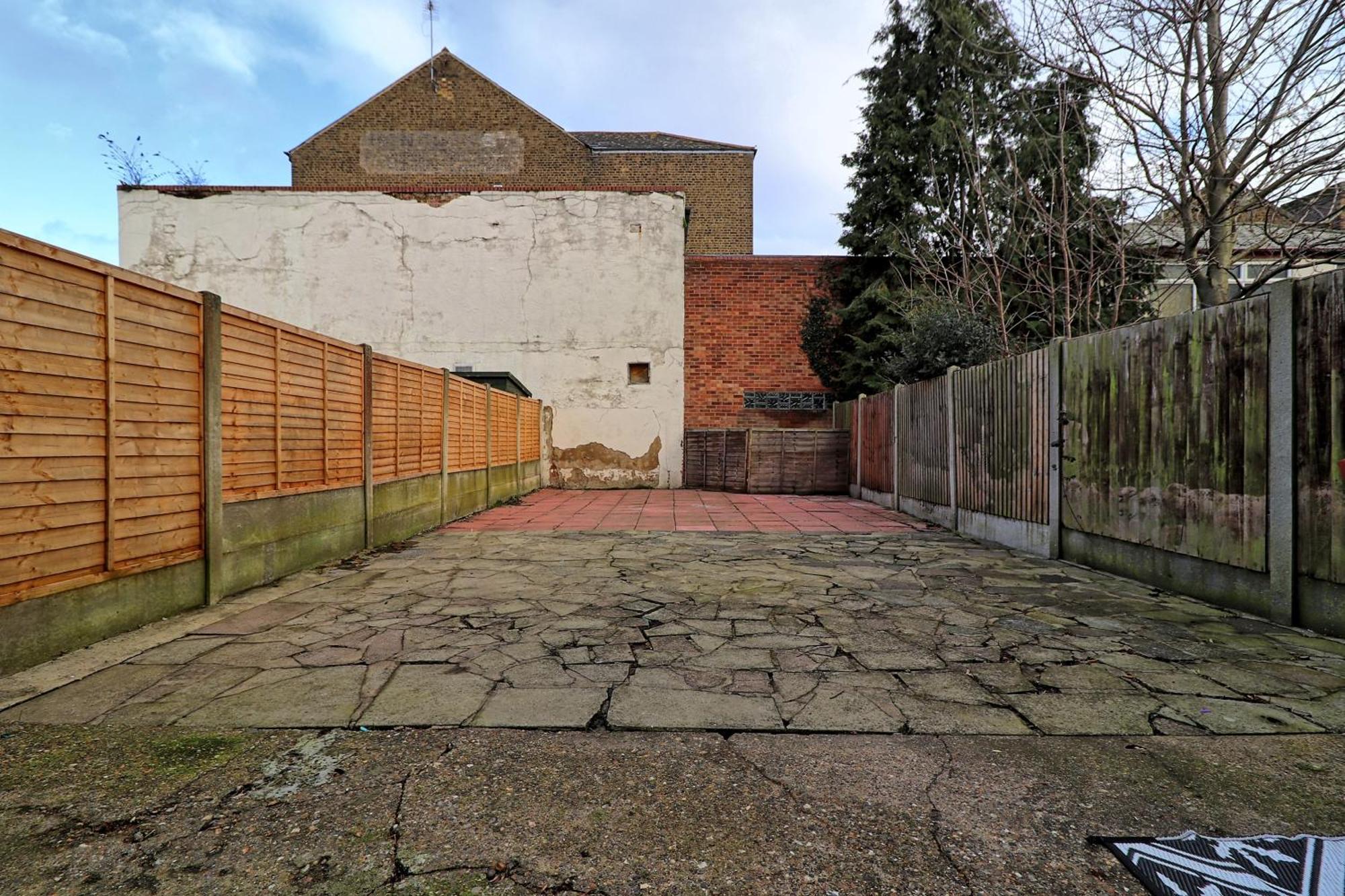 Beautiful Spacious Four Bedroom House With Parking For 2 Cars, 5 Minute Walk To Southend Station Exterior photo